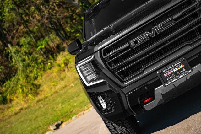 Used 2022 GMC Yukon AT4 AWD/4WD image 2