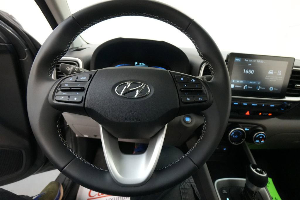 New 2024 Hyundai Venue SEL image 46