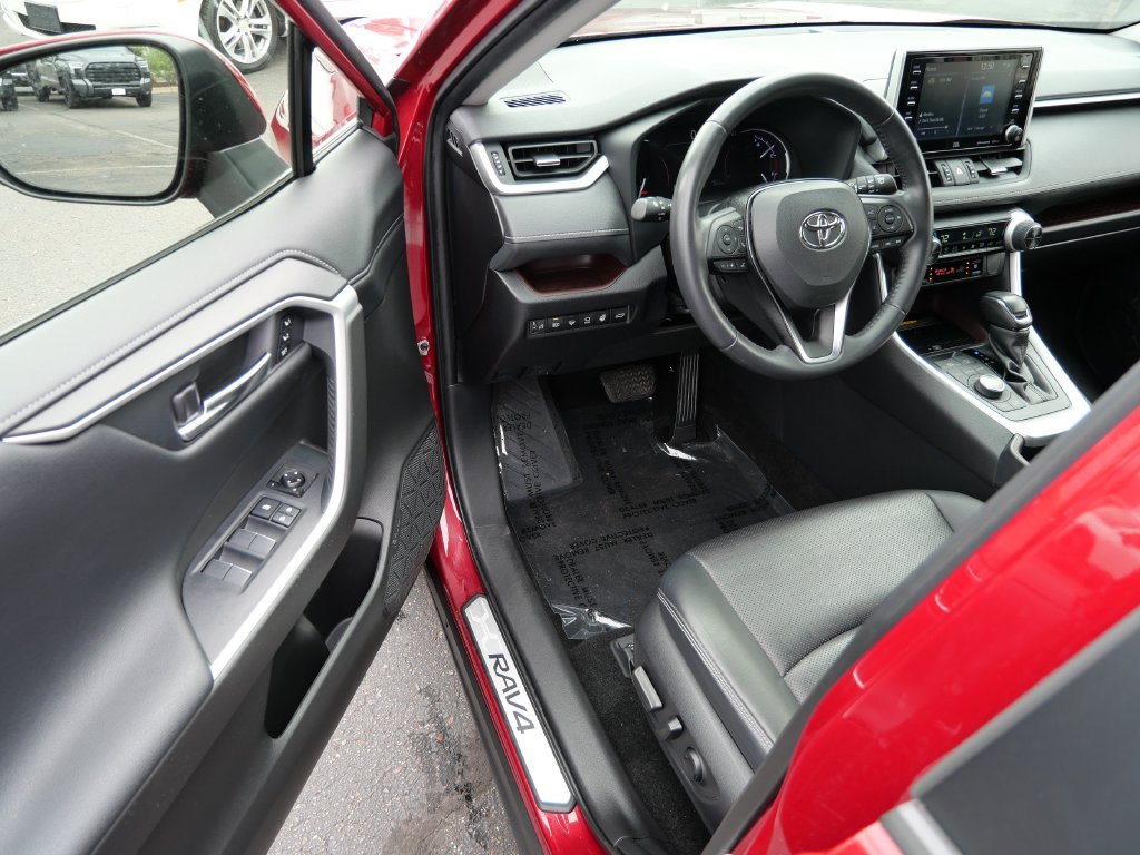 Certified 2020 Toyota RAV4 Limited AWD/4WD image 10