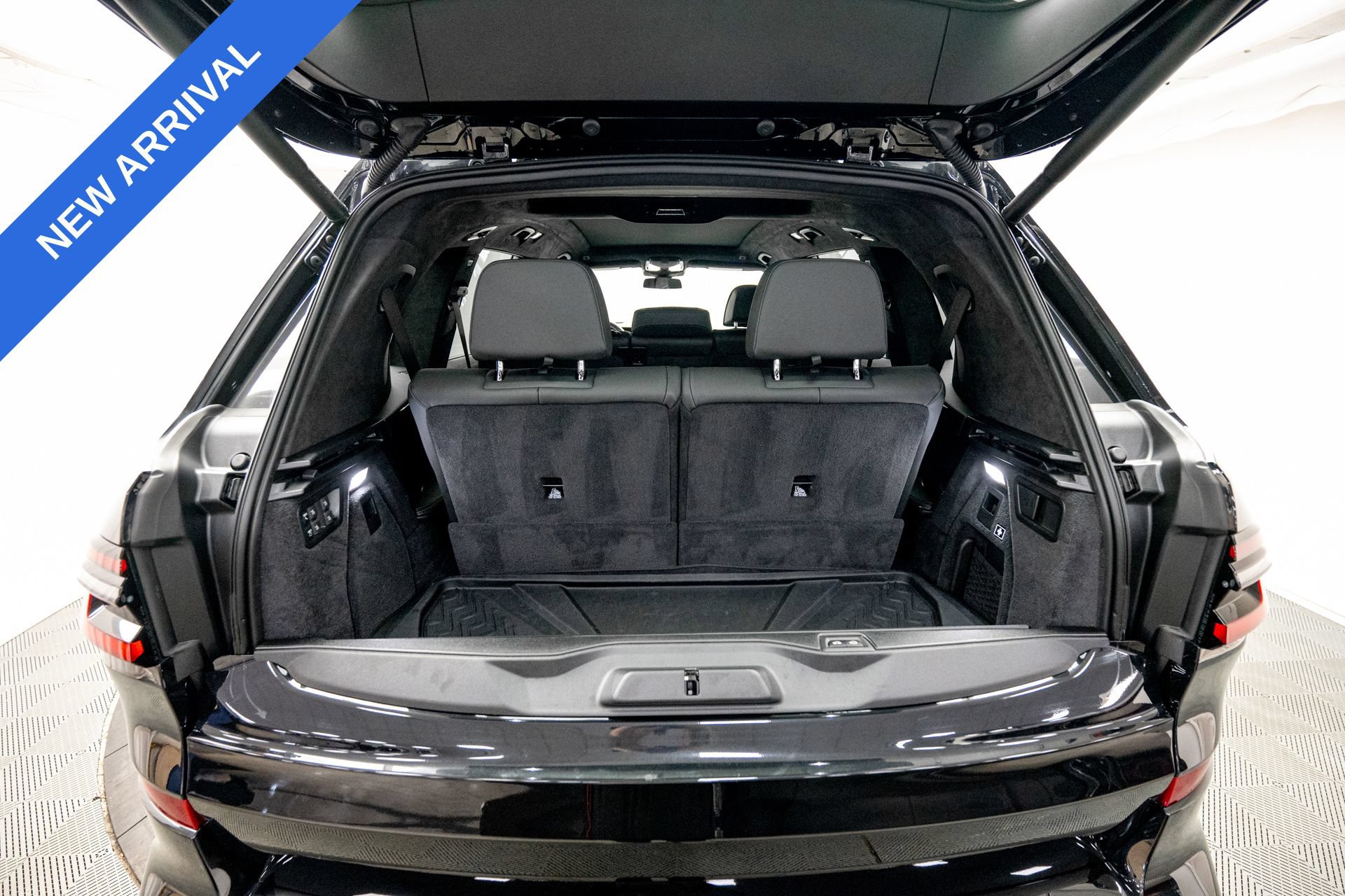 Used 2025 BMW X7 M60i w/ Executive Package AWD/4WD image 33