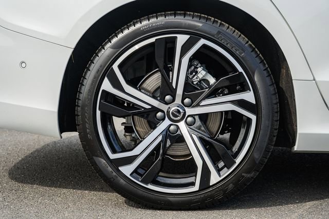 Used 2025 Volvo S60 B5 Plus AWD/4WD image 18