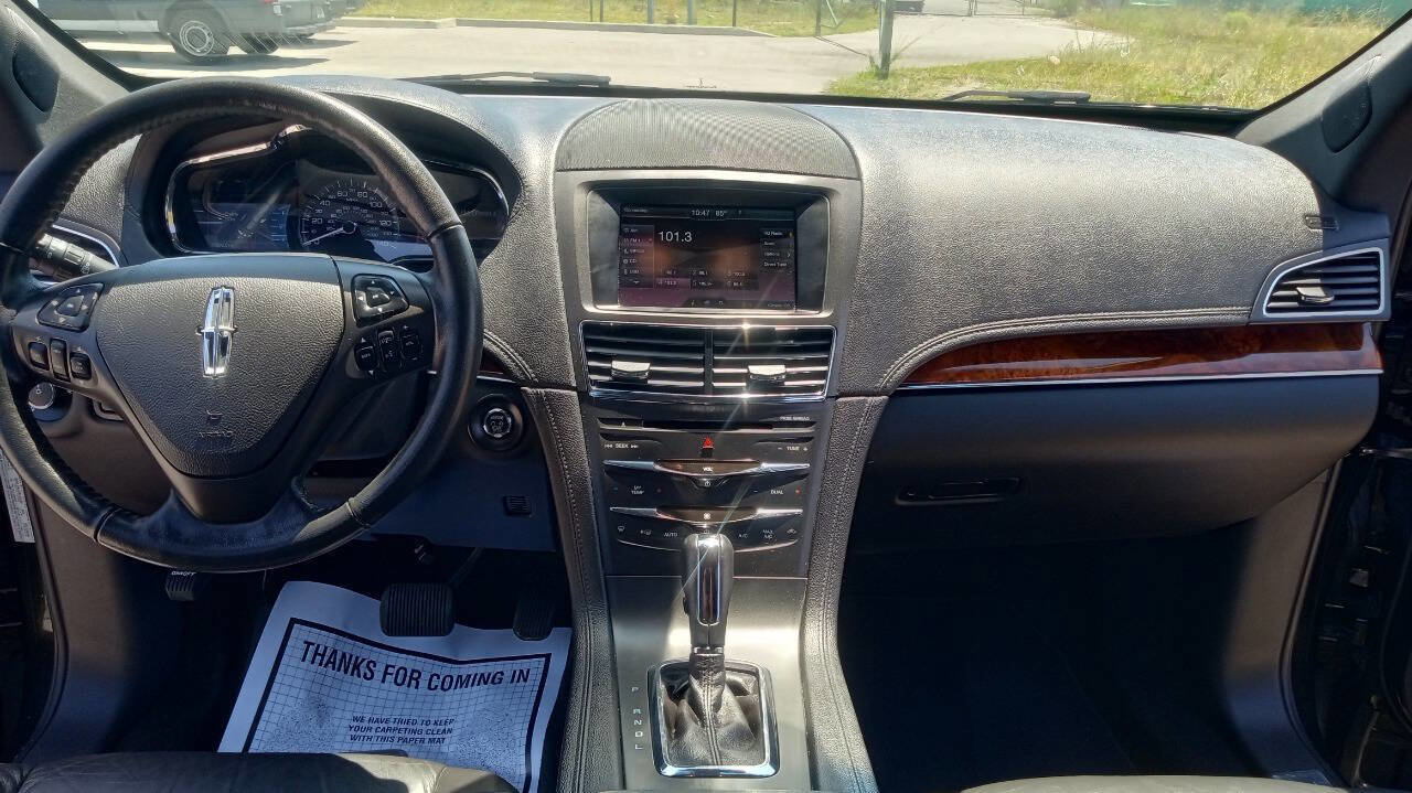 Used 2014 Lincoln MKT AWD image 14