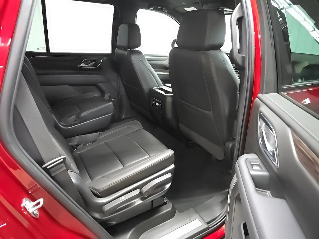 Used 2022 Chevrolet Tahoe Z71 w/ Luxury Package AWD/4WD image 18