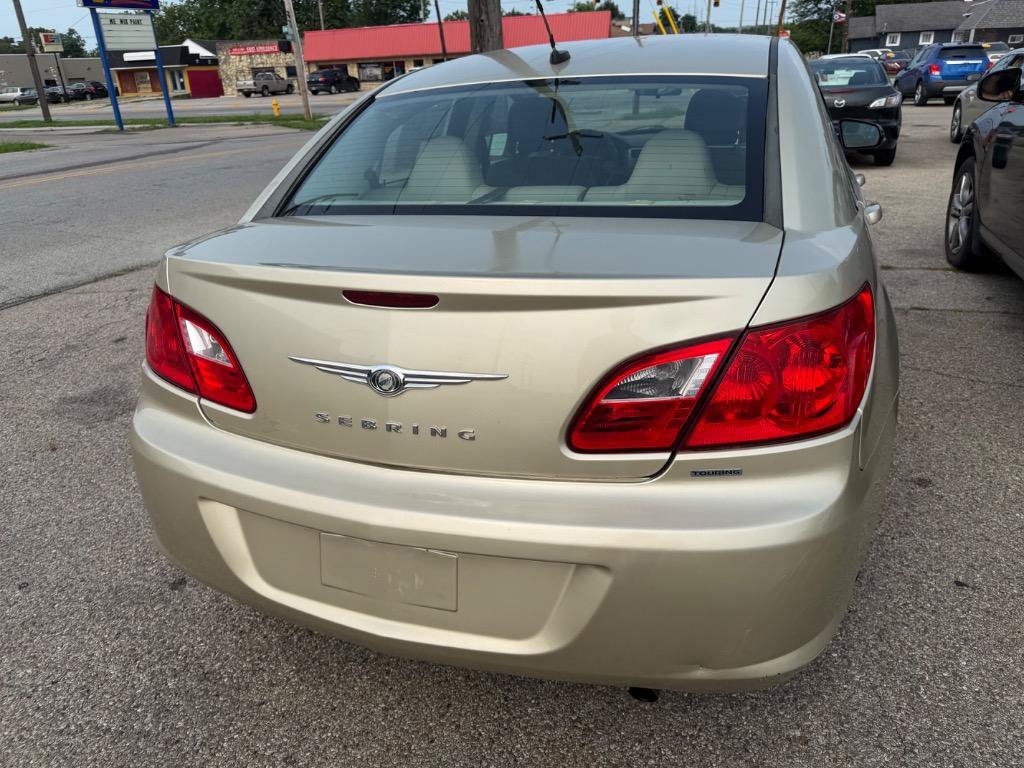 Used 2010 Chrysler Sebring Touring FWD image 5