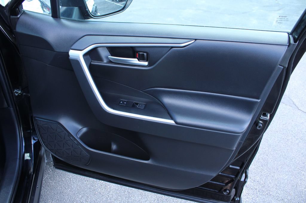 Used 2023 Toyota RAV4 XLE AWD/4WD image 23