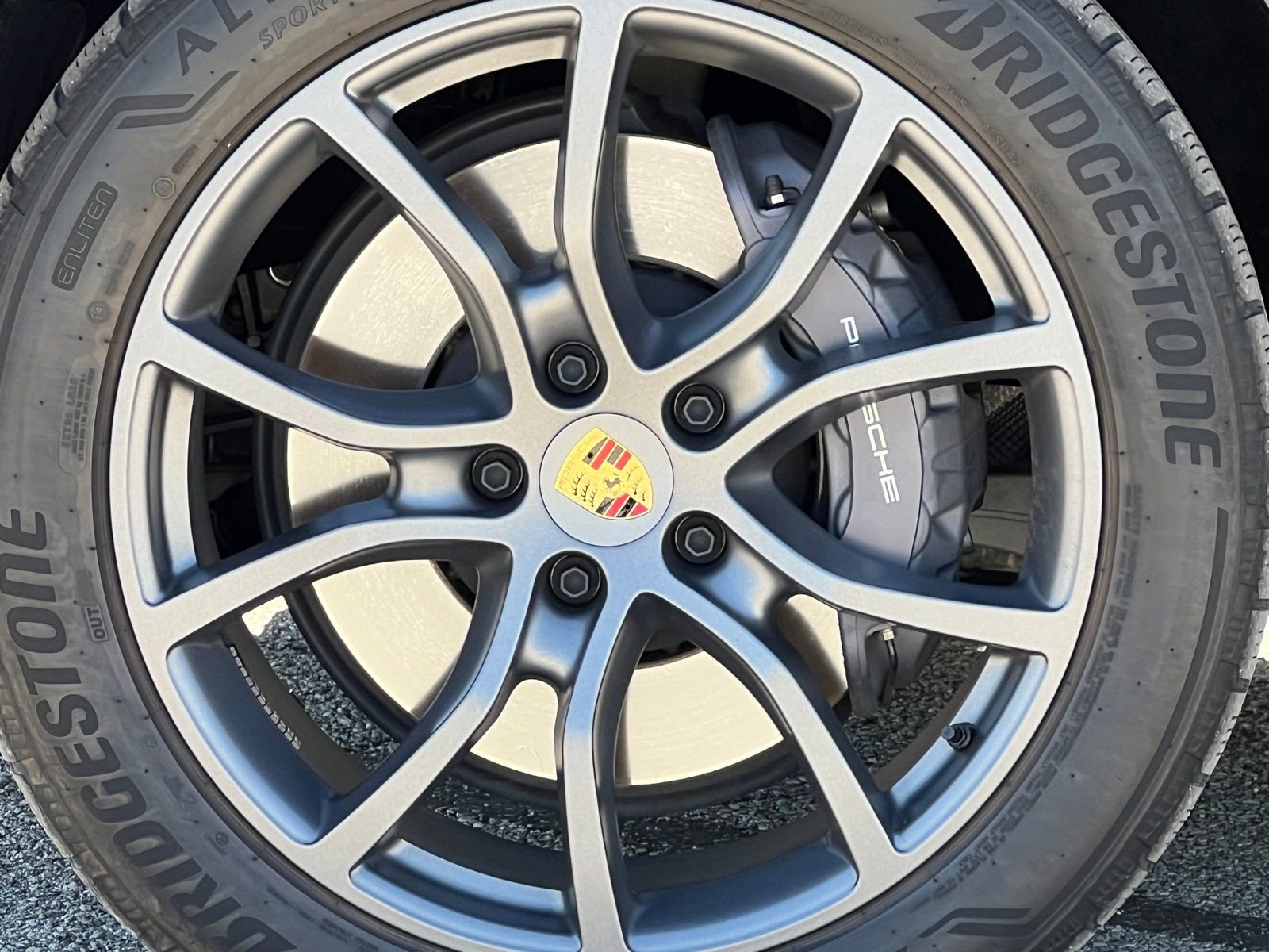 Certified 2024 Porsche Cayenne AWD/4WD image 6
