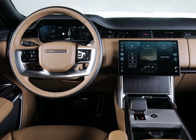 New 2025 Land Rover Range Rover Long Wheelbase SE image 12