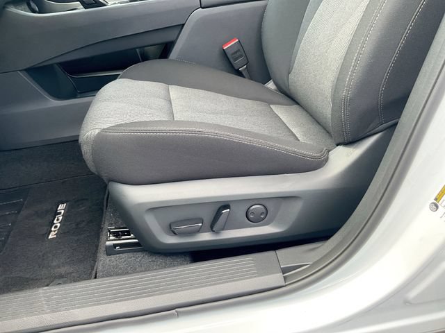 New 2026 Nissan Rogue SV w/ Cold Weather Package AWD/4WD image 29