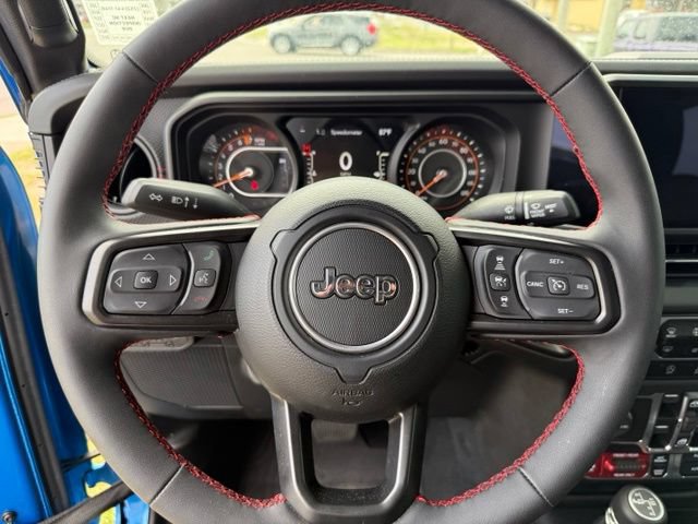 Used 2024 Jeep Gladiator Rubicon AWD/4WD image 16