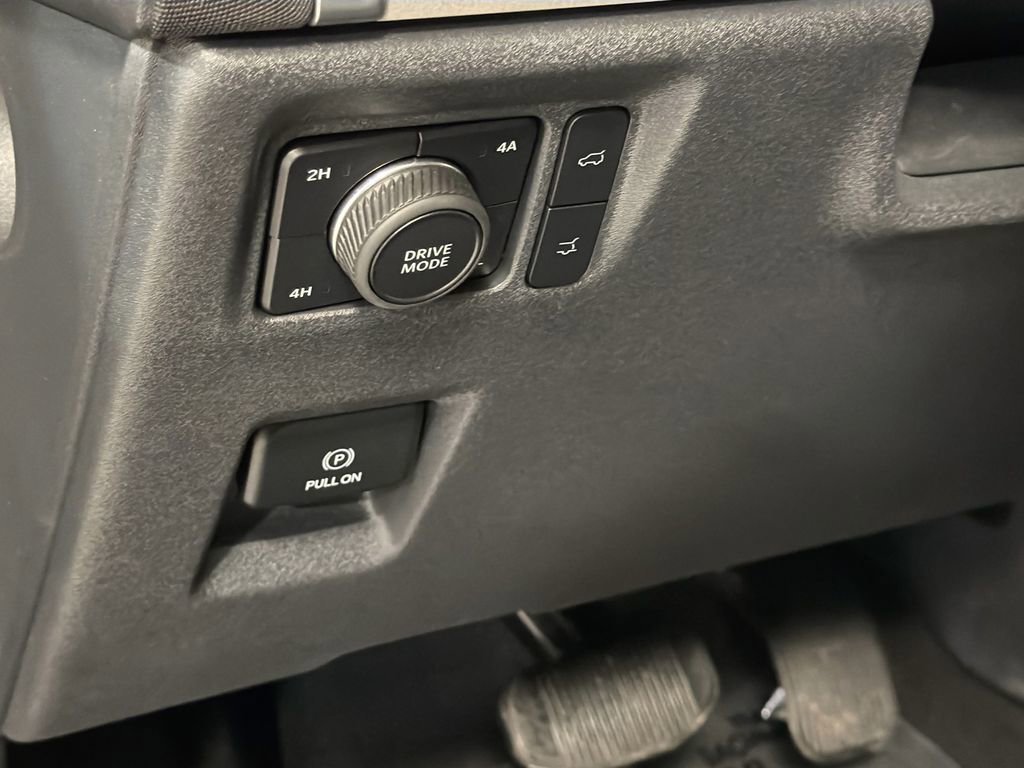 Used 2025 Ford Expedition Active AWD/4WD image 13