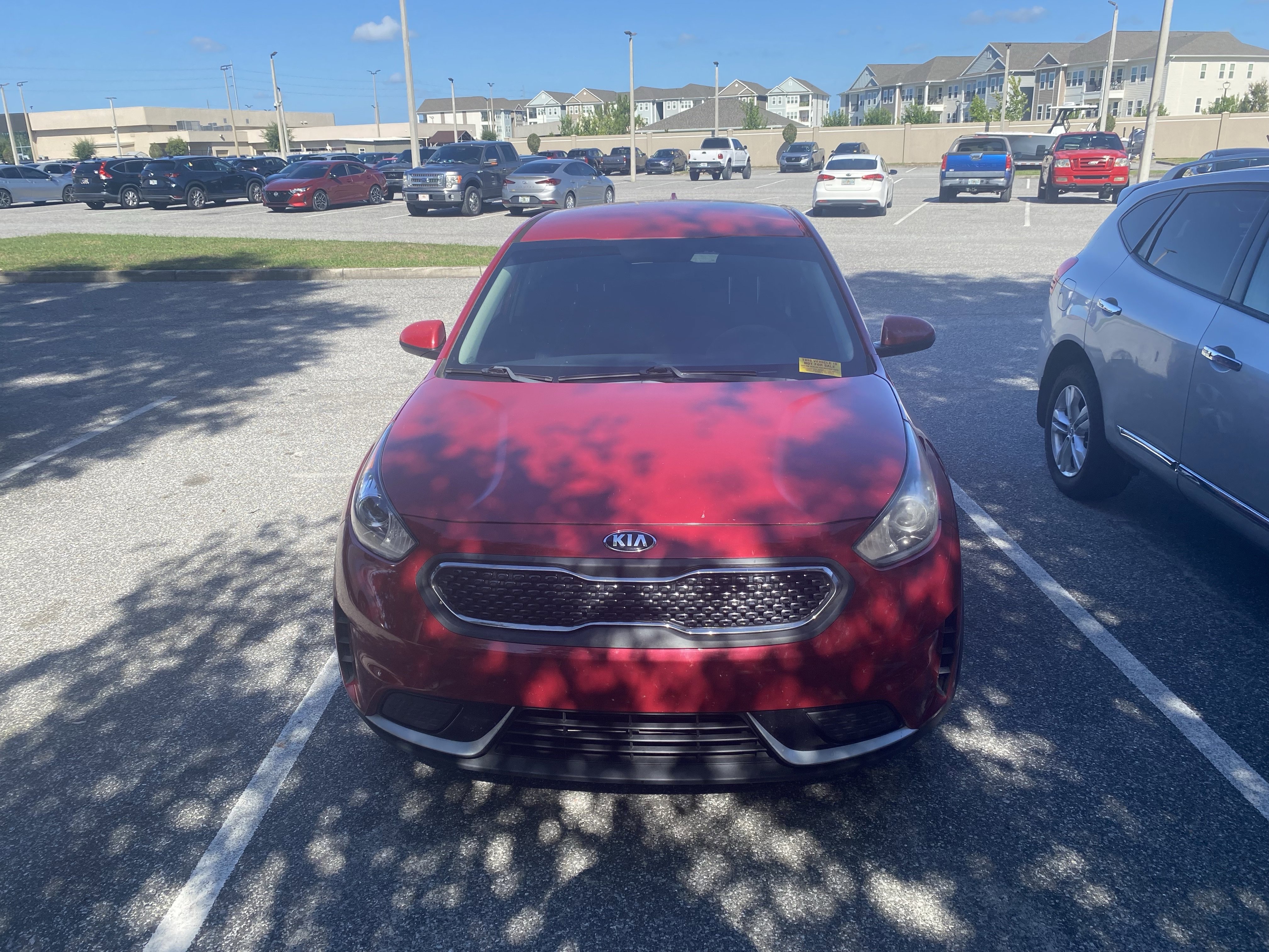 Used 2018 Kia Niro FE FWD image 2
