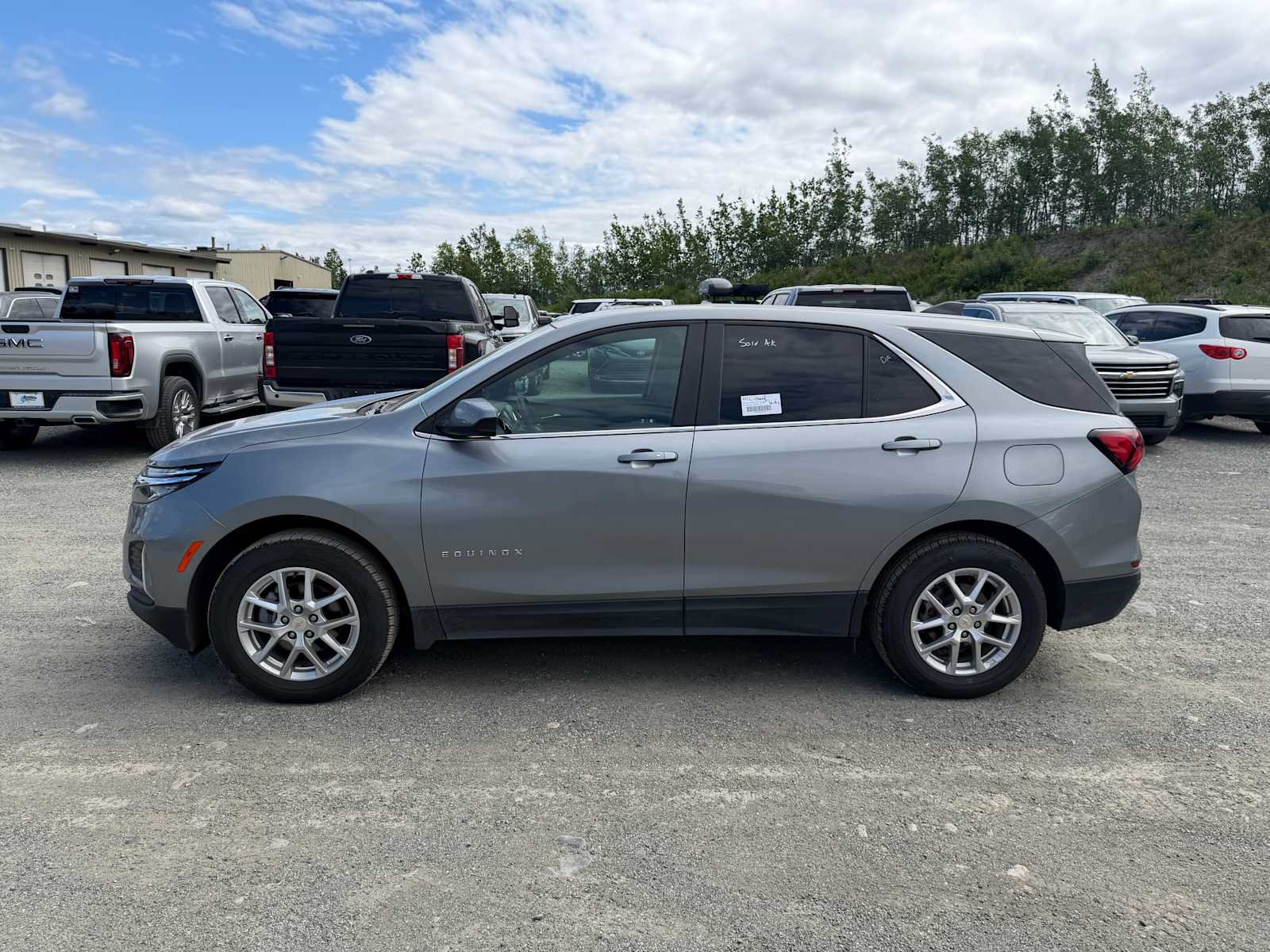 Used 2024 Chevrolet Equinox LT AWD/4WD image 2
