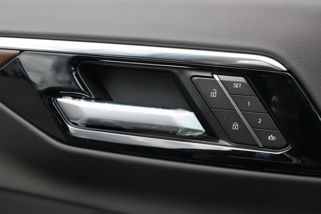 New 2026 Chevrolet Tahoe High Country AWD/4WD image 50