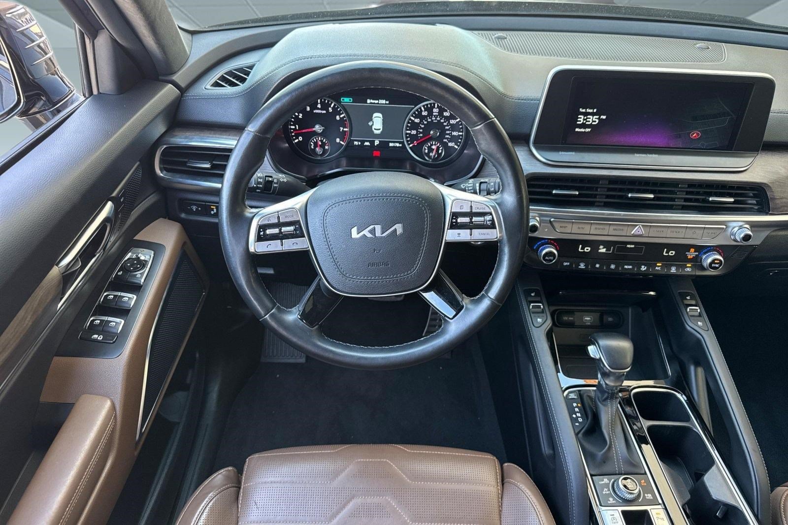 Used 2022 Kia Telluride SX w/ SX Prestige Package AWD/4WD image 32