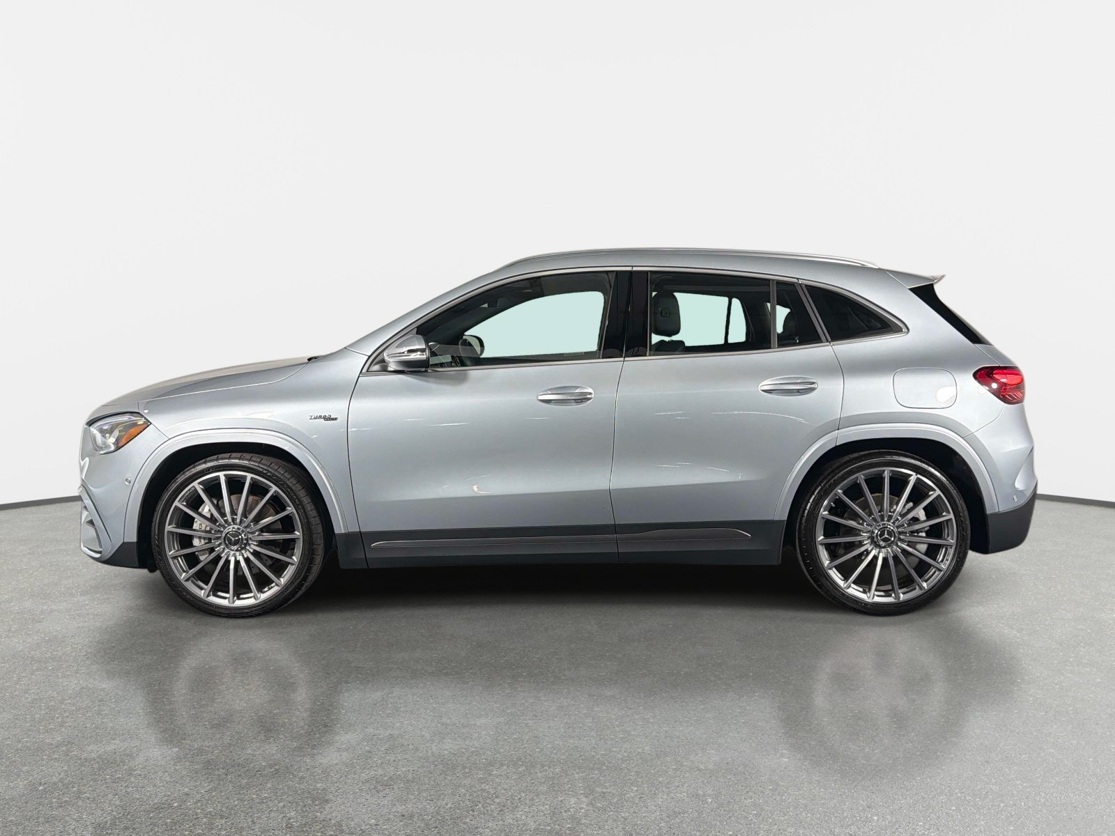Used 2024 Mercedes-Benz GLA 35 AMG 4MATIC w/ Exclusive Package image 6