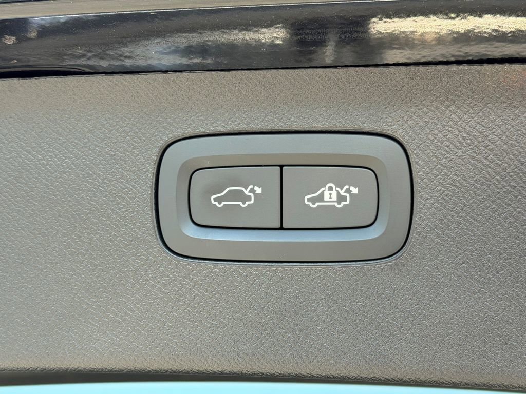 Certified 2025 Volvo XC90 T8 Ultra w/ Protection Package Premier AWD/4WD image 22