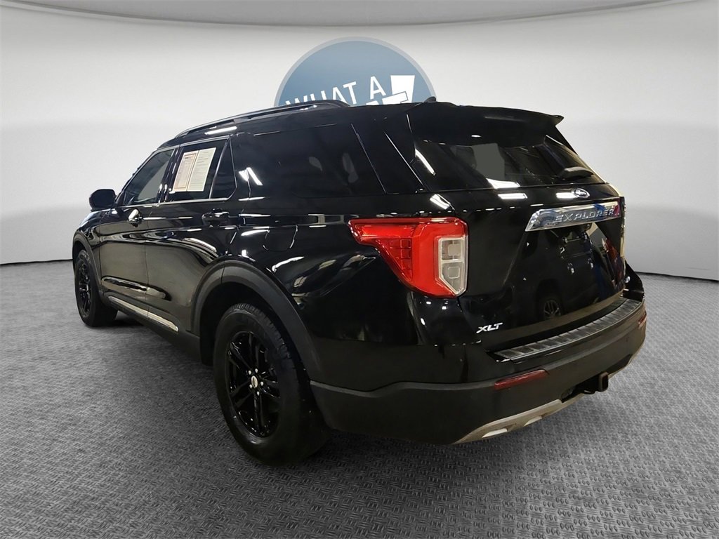 Used 2022 Ford Explorer XLT w/ Equipment Group 202A image 6