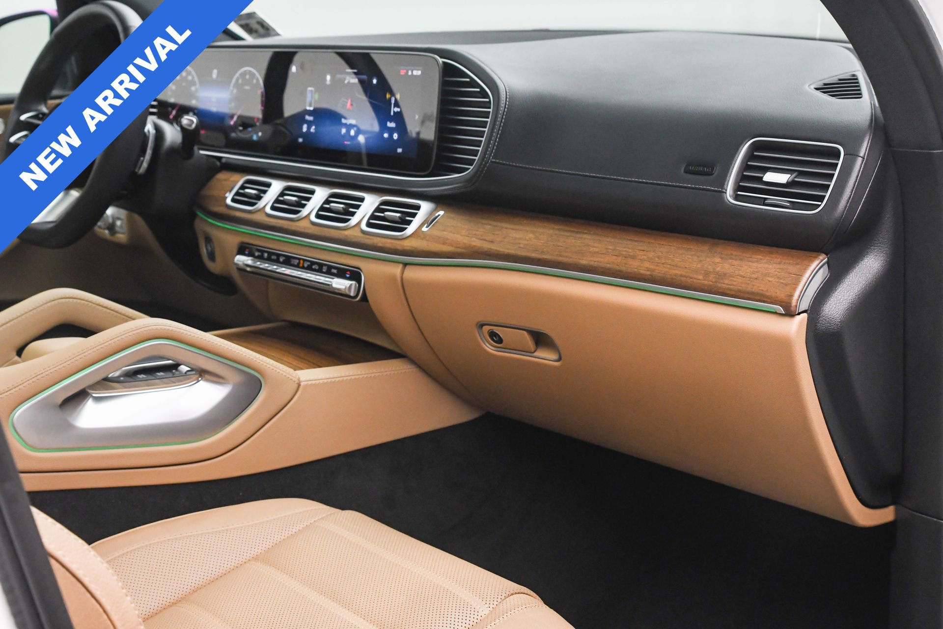 Used 2025 Mercedes-Benz GLS 450 4MATIC image 21