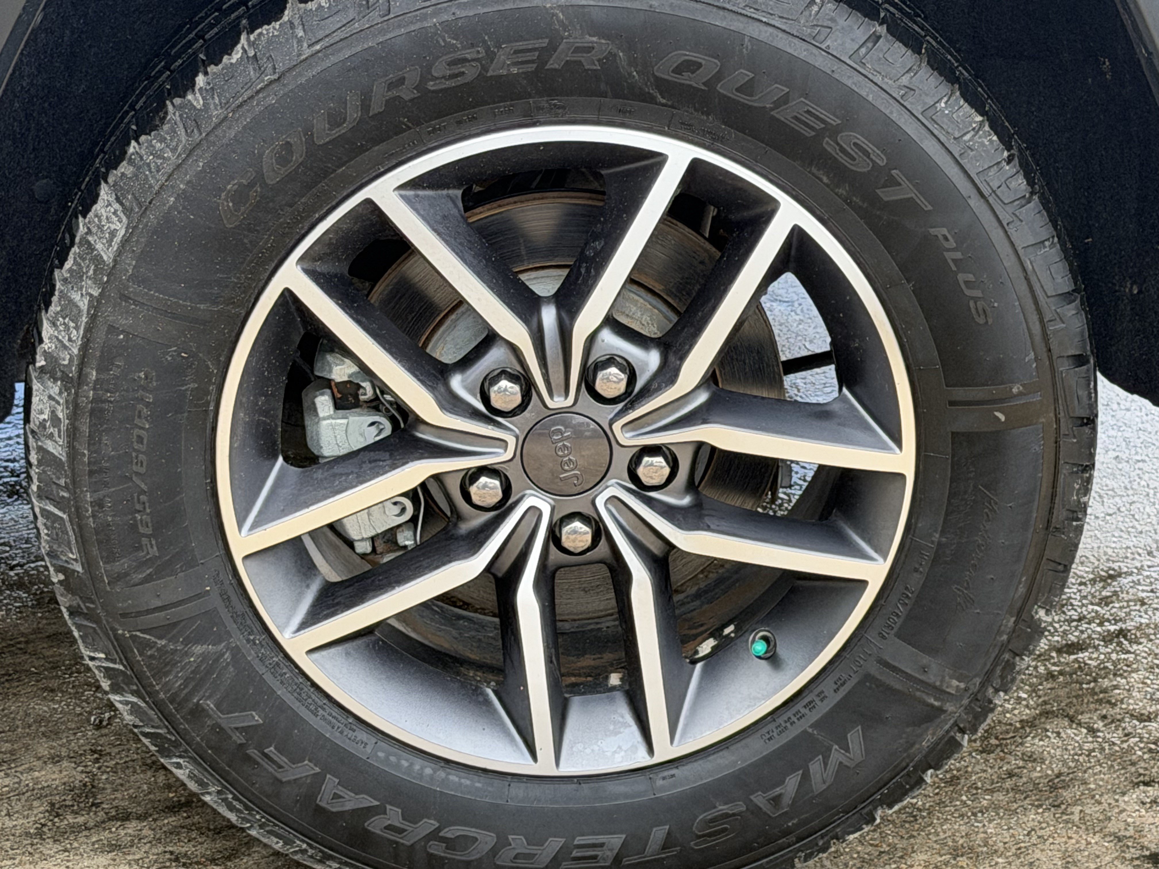 Used 2021 Jeep Grand Cherokee Limited AWD/4WD image 9