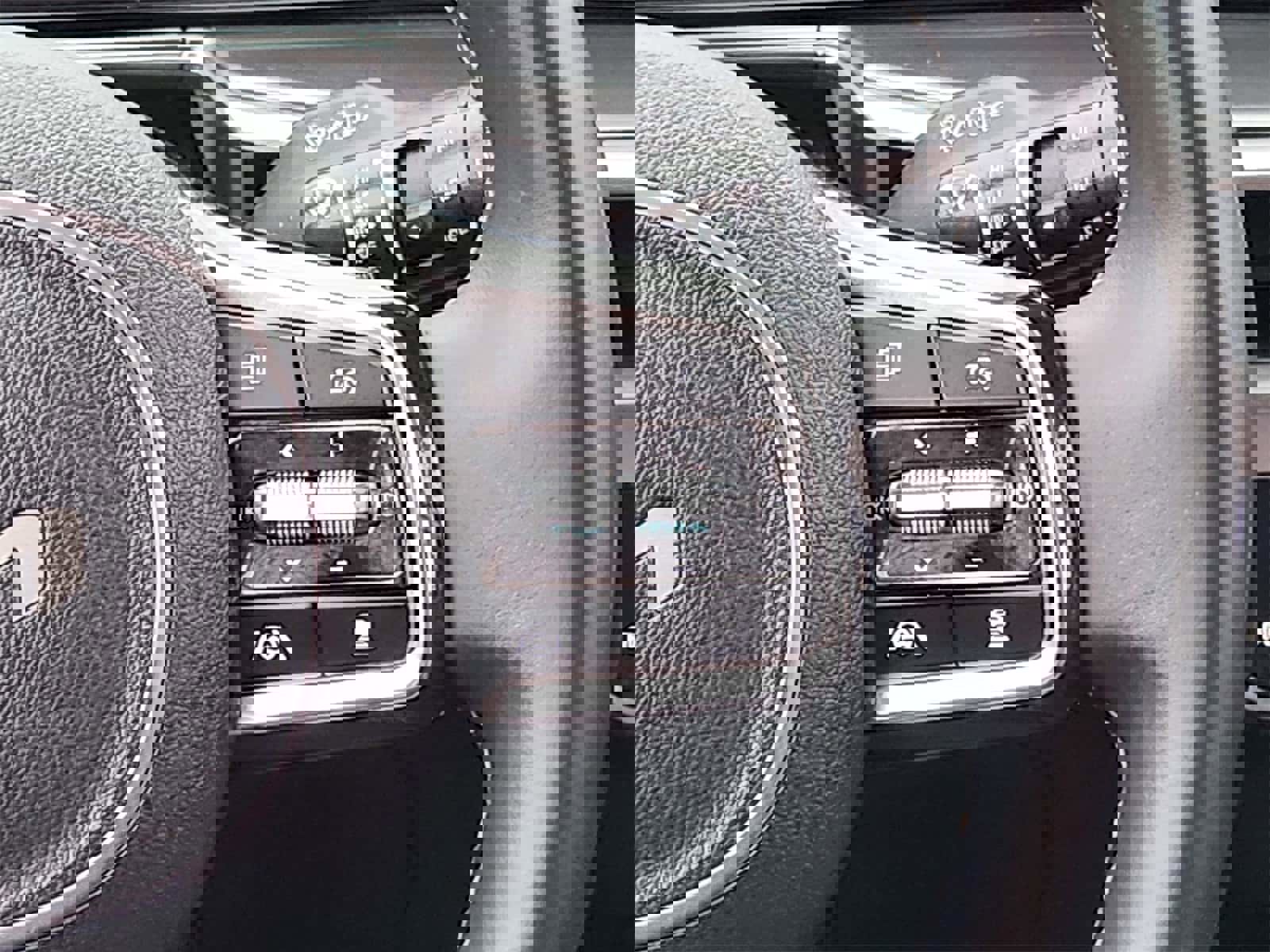 Used 2025 Kia Sorento S w/ Panoramic Sunroof Package image 37