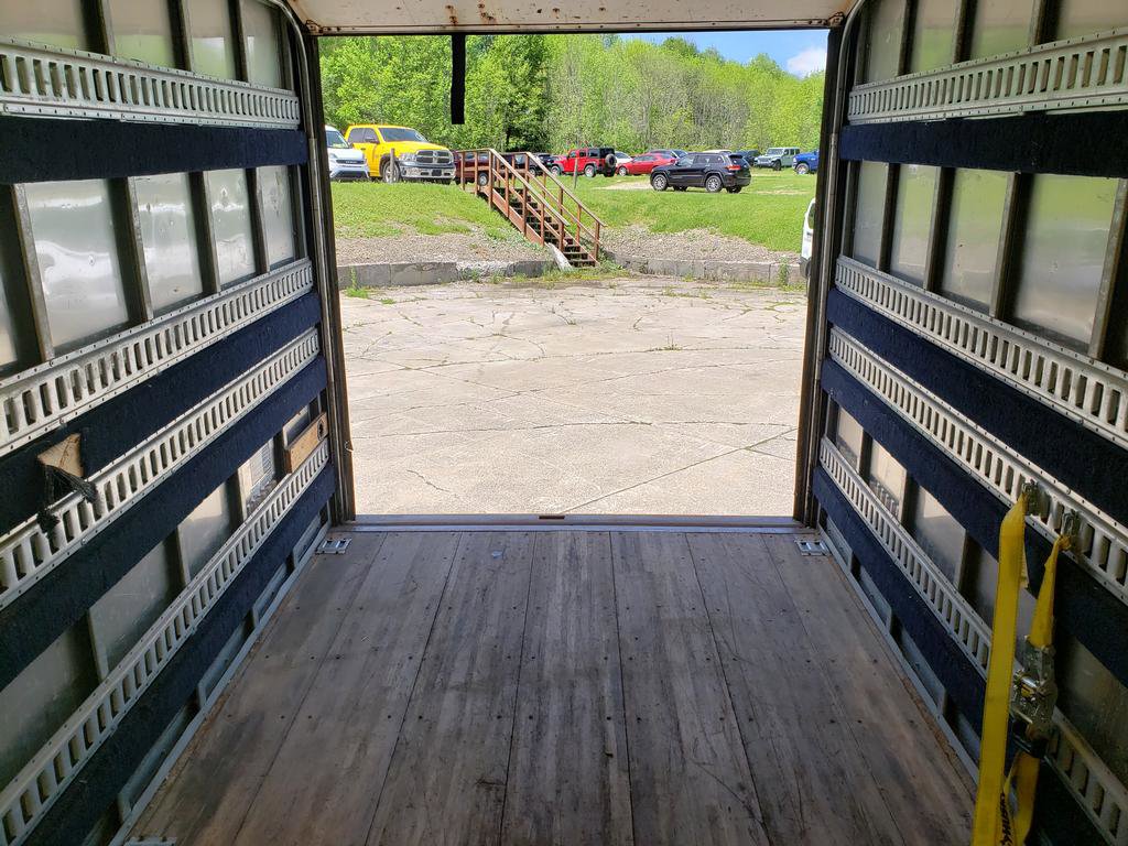 Used 2017 Chevrolet Express 3500 RWD image 10