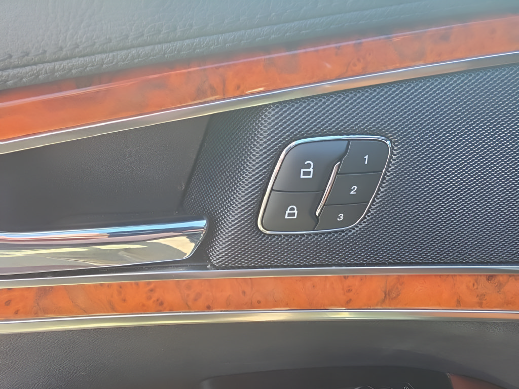 Used 2020 Lincoln Nautilus Reserve AWD/4WD image 10