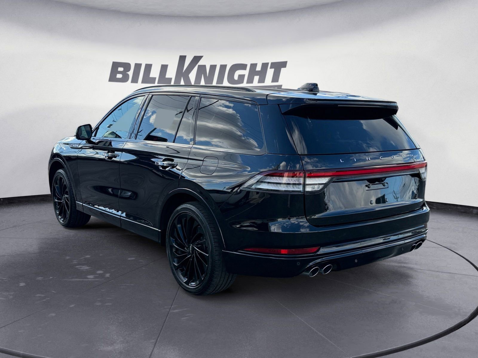 Used 2025 Lincoln Aviator Reserve w/ Equipment Group 201A image 3