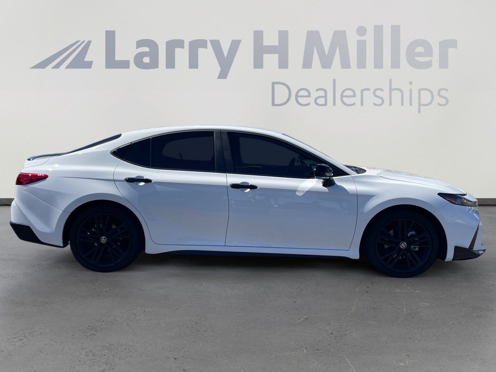 Certified 2026 Toyota Camry Hybrid w/ Multimedia Upgrade Package FWD image 6