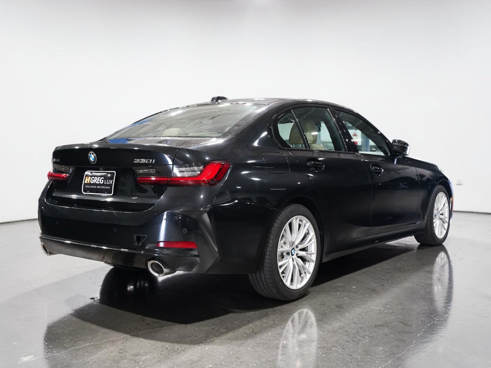 Used 2023 BMW 330i xDrive Sedan w/ Premium Package AWD/4WD image 10