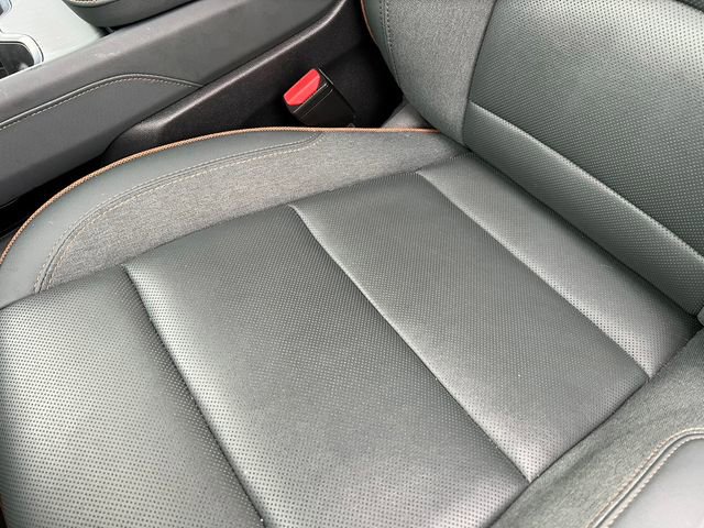 Used 2024 GMC Acadia AT4 w/ Luxury Package image 14