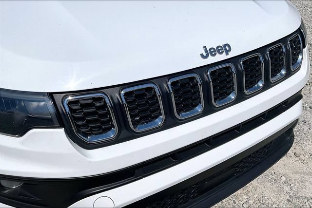 Used 2024 Jeep Compass Latitude AWD/4WD image 27