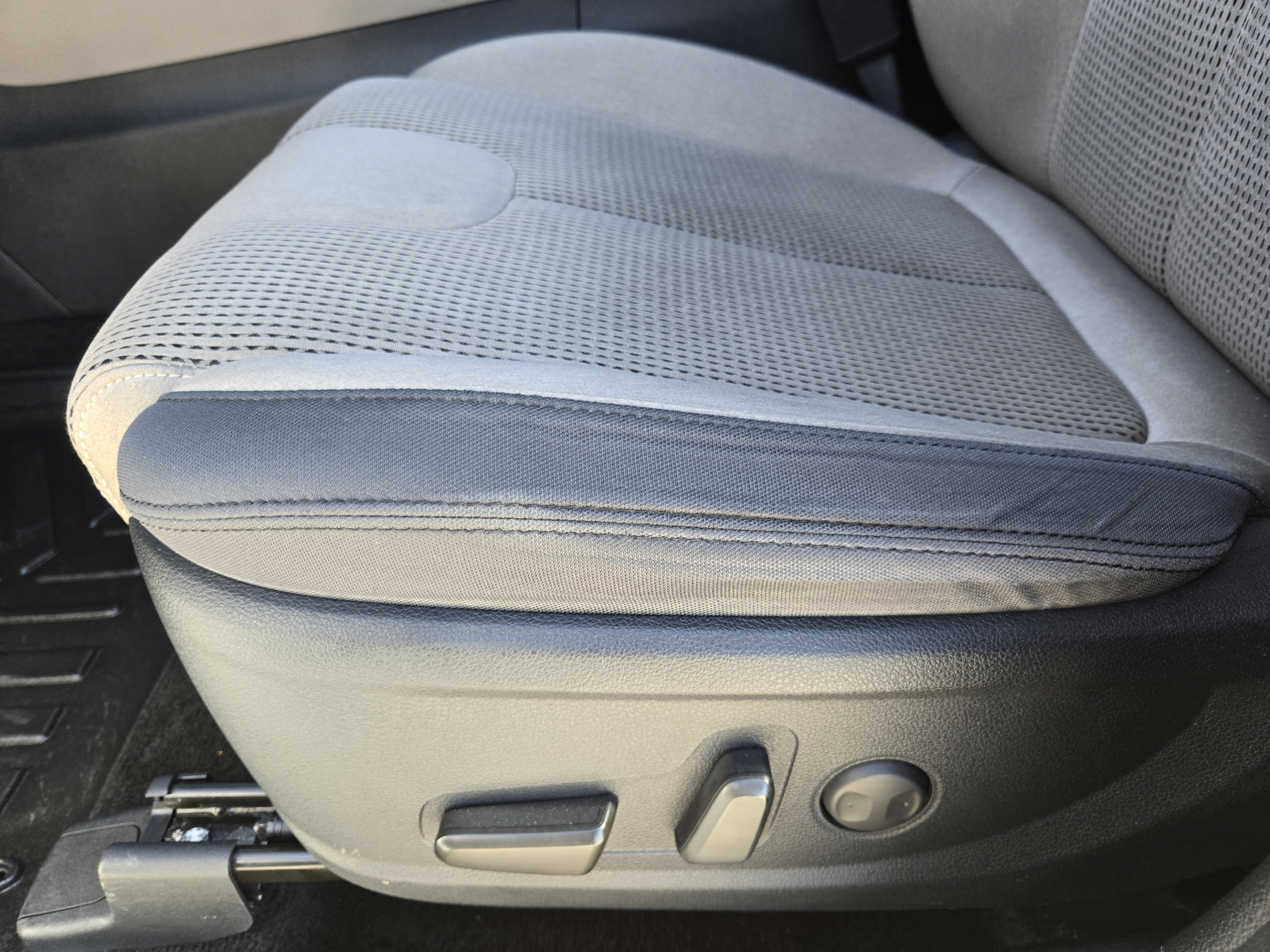Used 2019 Hyundai Santa Fe SEL FWD image 22