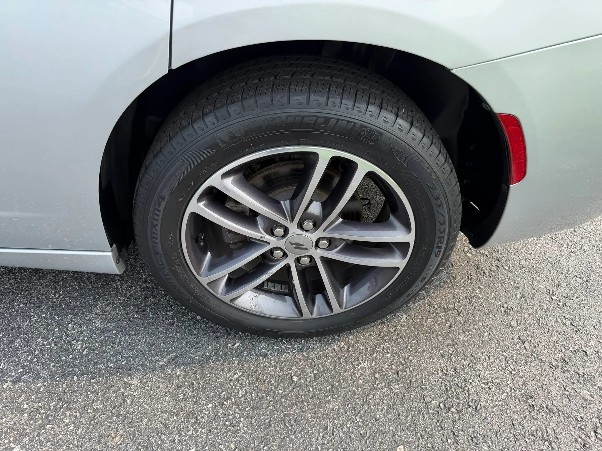 Used 2019 Dodge Charger SXT AWD/4WD image 40