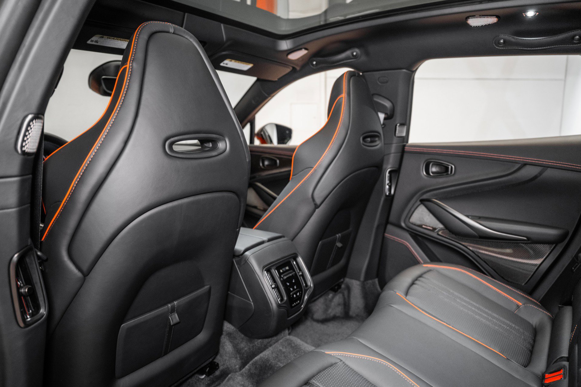 Used 2025 Aston Martin DBX 707 image 15