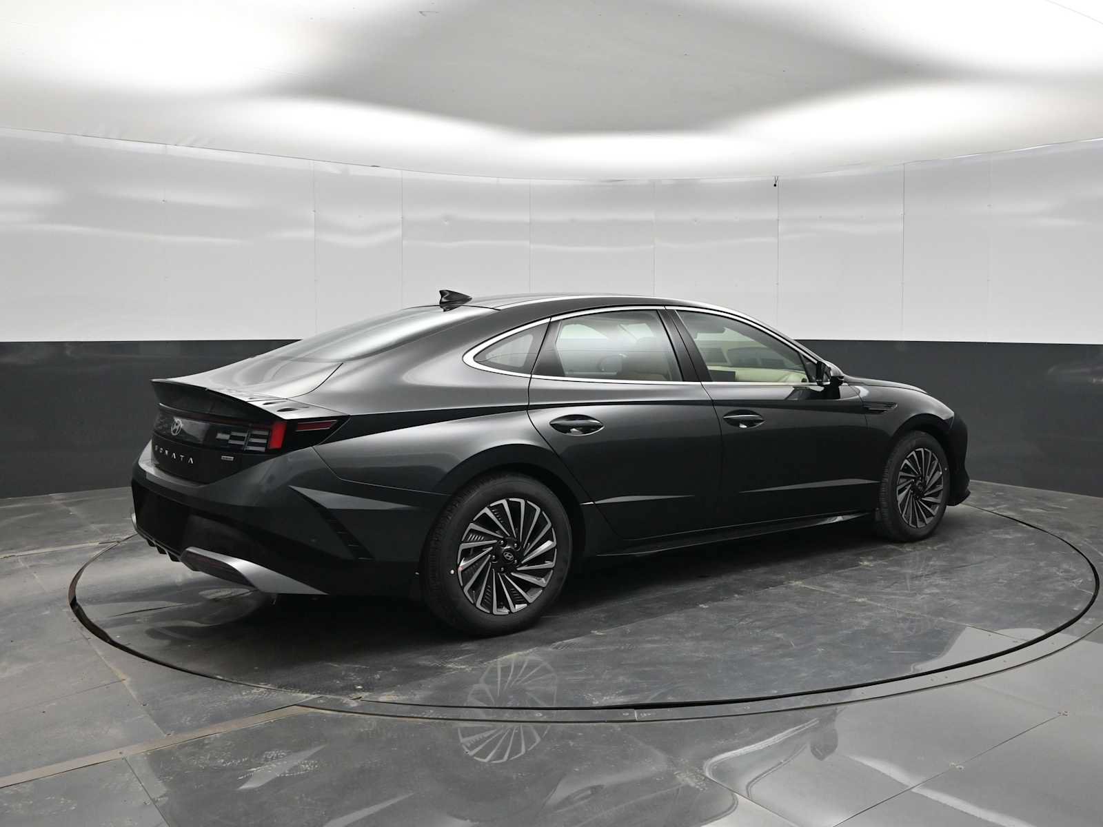 New 2026 Hyundai Sonata Limited FWD image 7