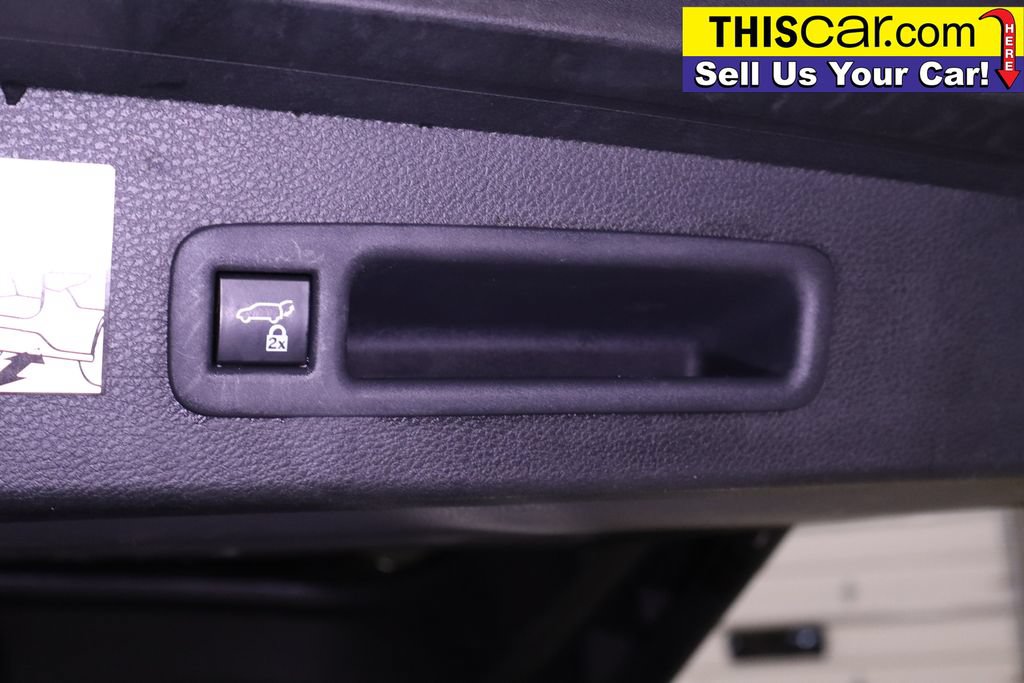 Used 2023 Toyota Sienna XLE FWD image 36