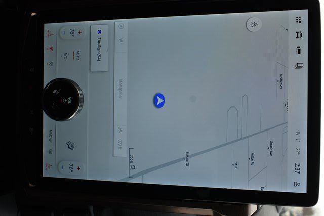 Used 2024 Ford F150 Lightning Lariat image 30