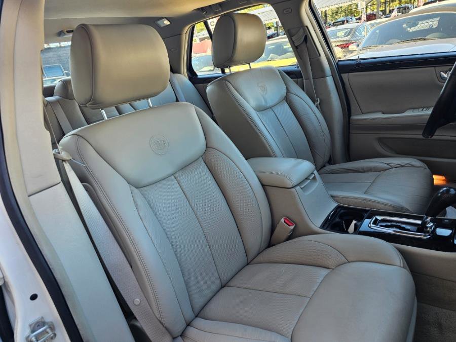 Used 2008 Cadillac DTS w/ Sun And Navigation Package FWD image 13