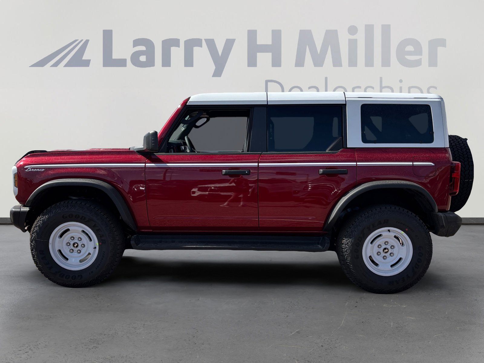 New 2026 Ford Bronco Heritage Edition image 2