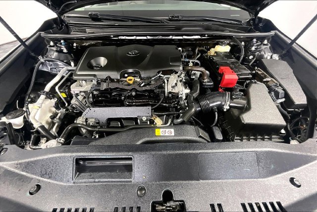 Used 2018 Toyota Camry LE FWD image 11