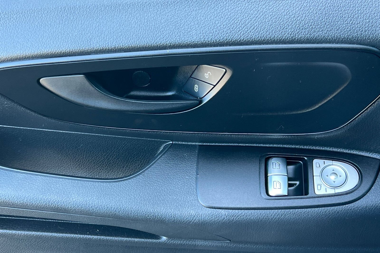 Used 2018 Mercedes-Benz Metris Passenger image 15