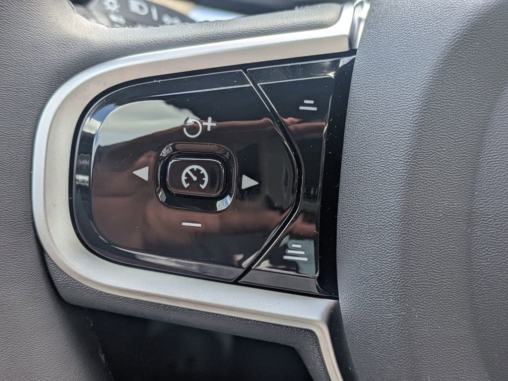 New 2026 Volvo XC60 T8 Plus w/ Protection Package Premier AWD/4WD image 28