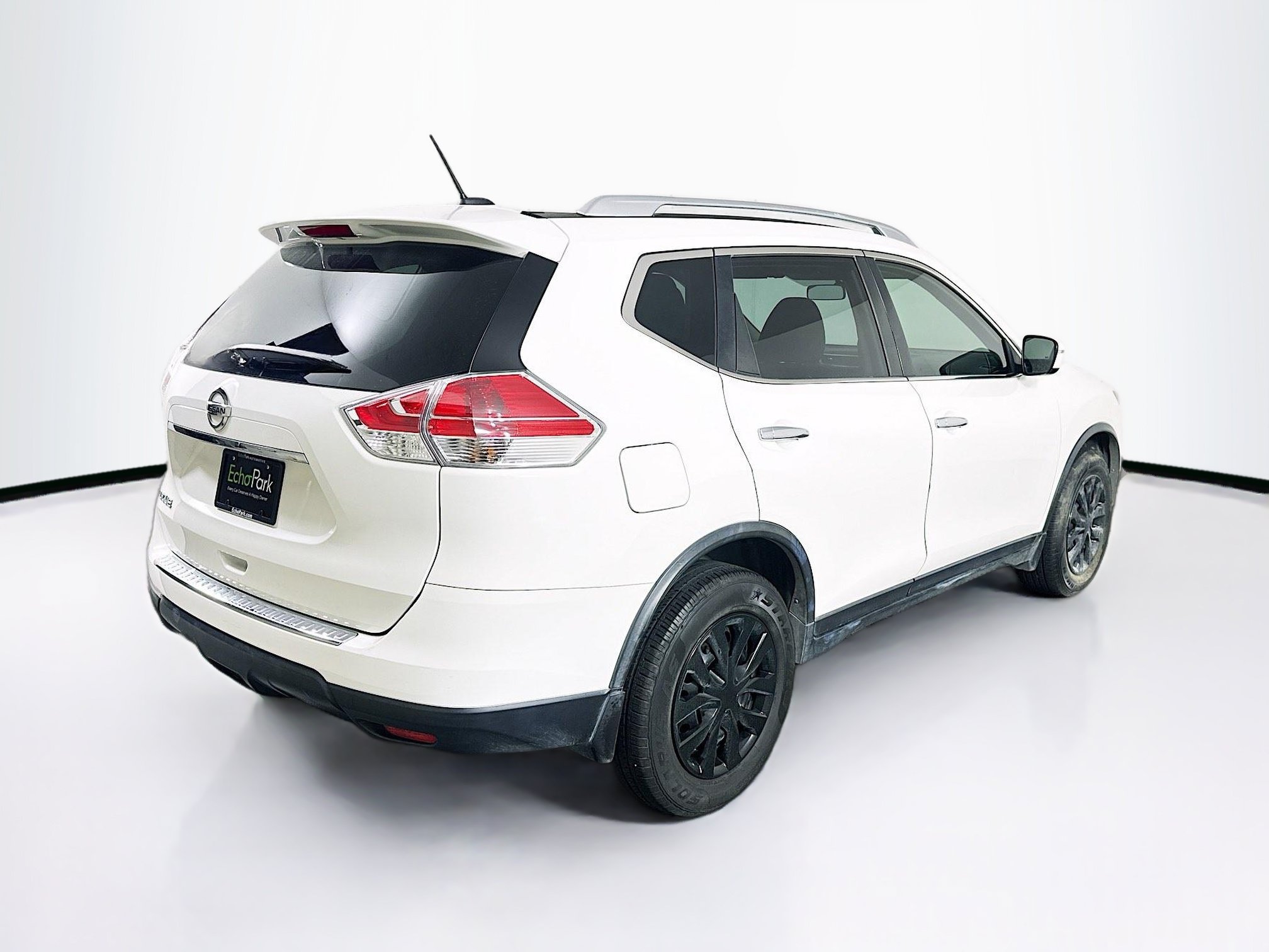 Used 2016 Nissan Rogue S w/ Appearance Package FWD image 9