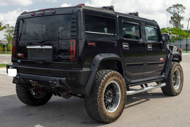 Used 2004 HUMMER H2 w/ Preferred Equipment Group image 8