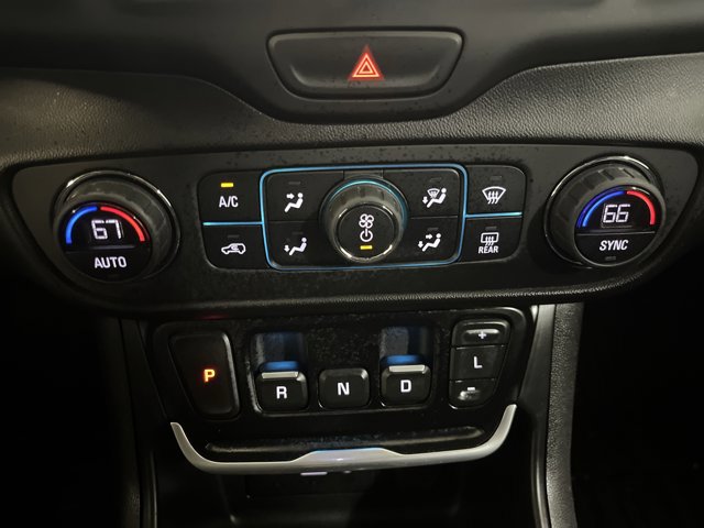 Used 2021 GMC Terrain SLE w/ Driver Convenience Package image 32