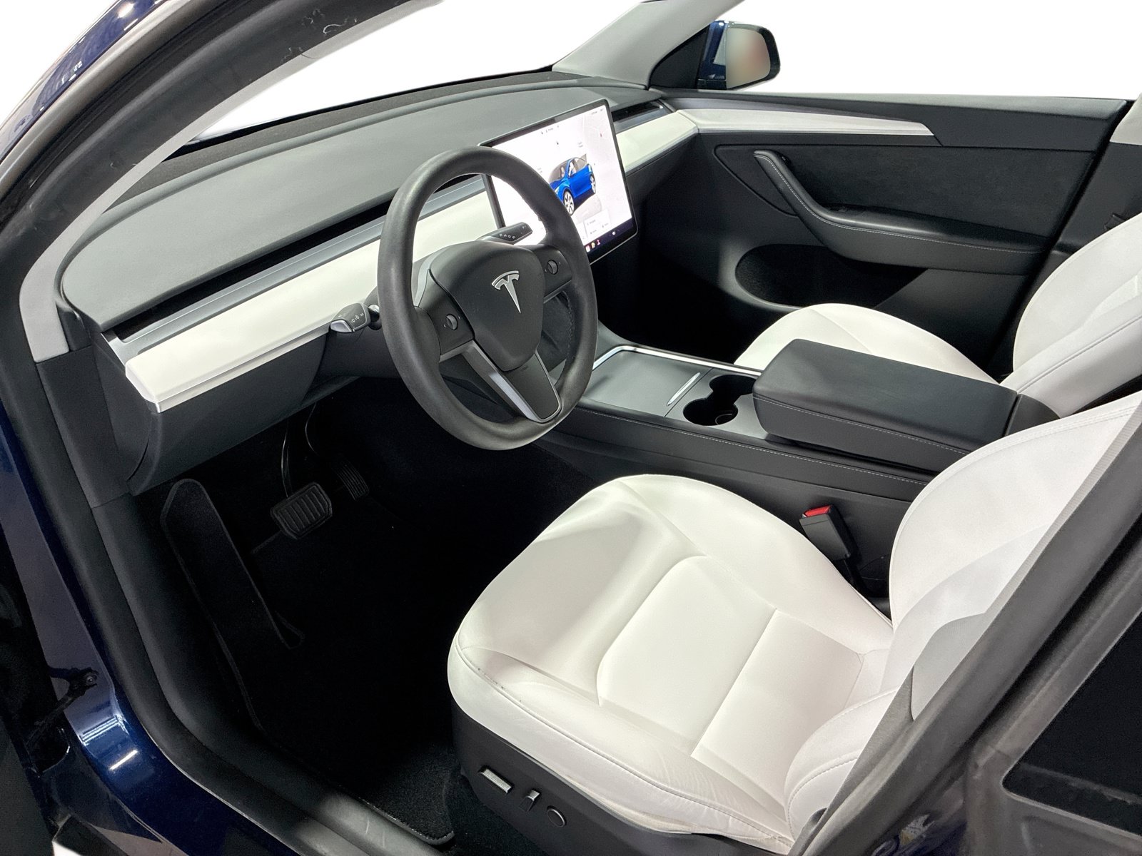 Certified 2023 Tesla Model Y Long Range AWD/4WD image 9