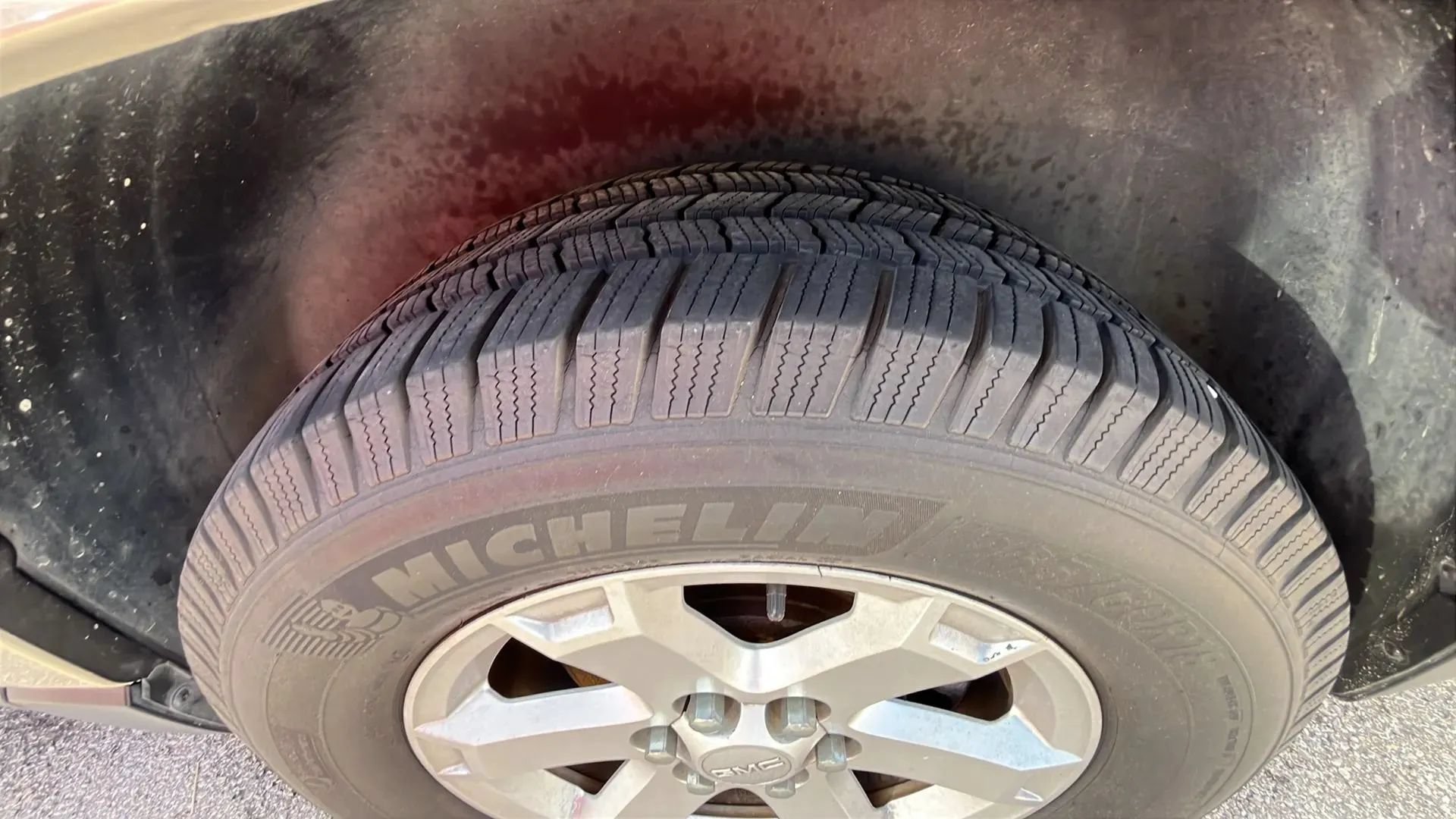 Used 2014 GMC Acadia SLE FWD image 19