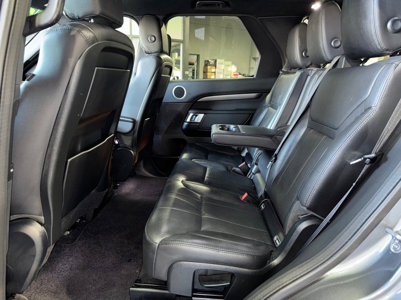 Used 2017 Land Rover Discovery HSE image 81