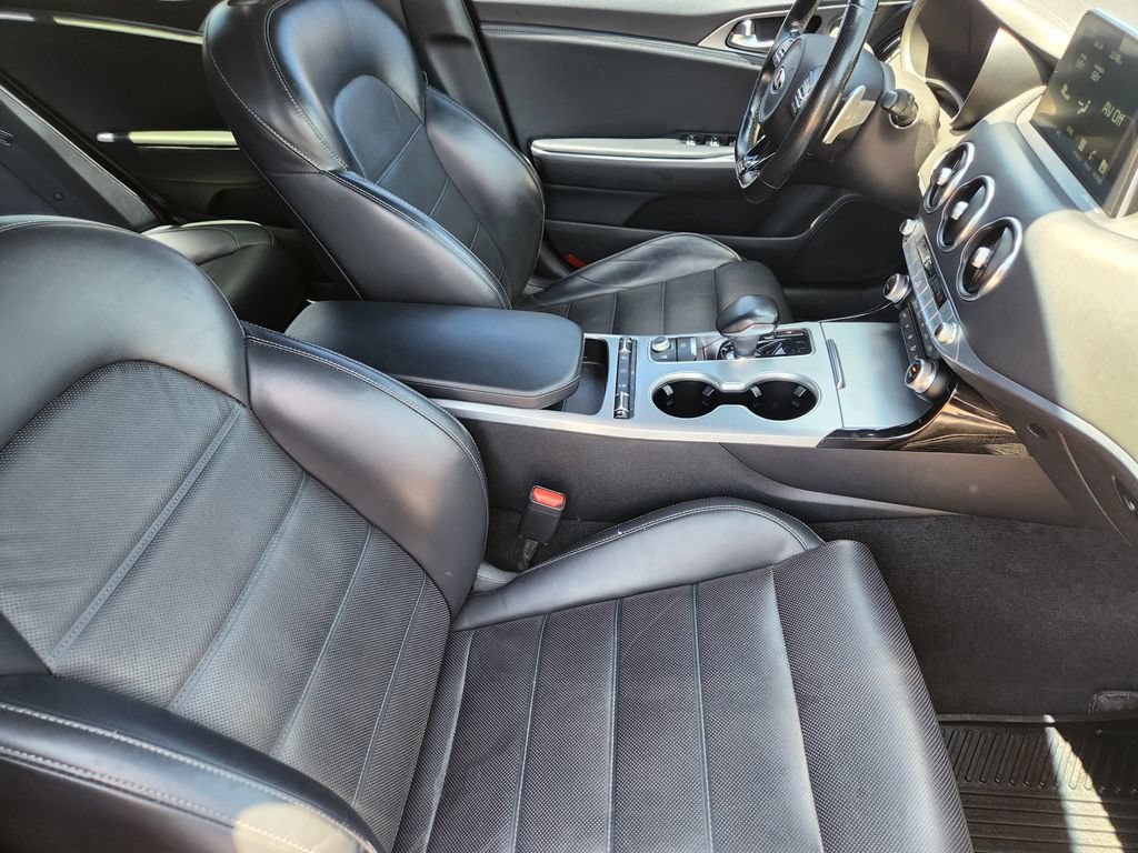 Used 2018 Kia Stinger GT2 AWD/4WD image 13