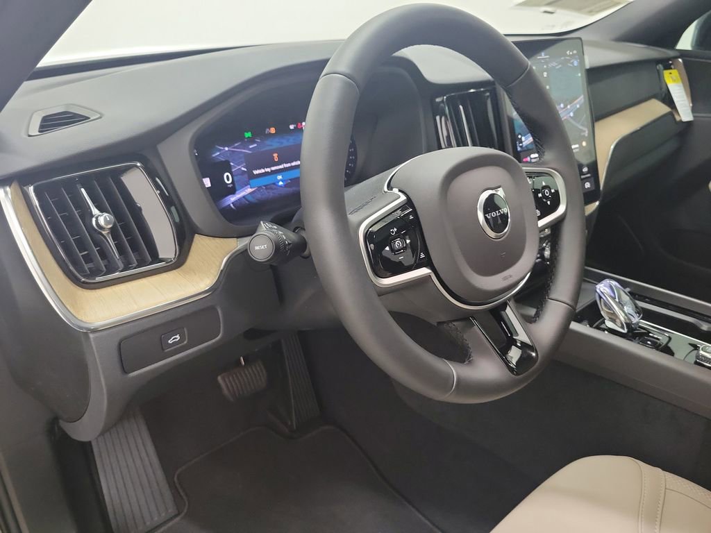 New 2026 Volvo XC60 B5 Plus w/ Protection Package Premier image 20